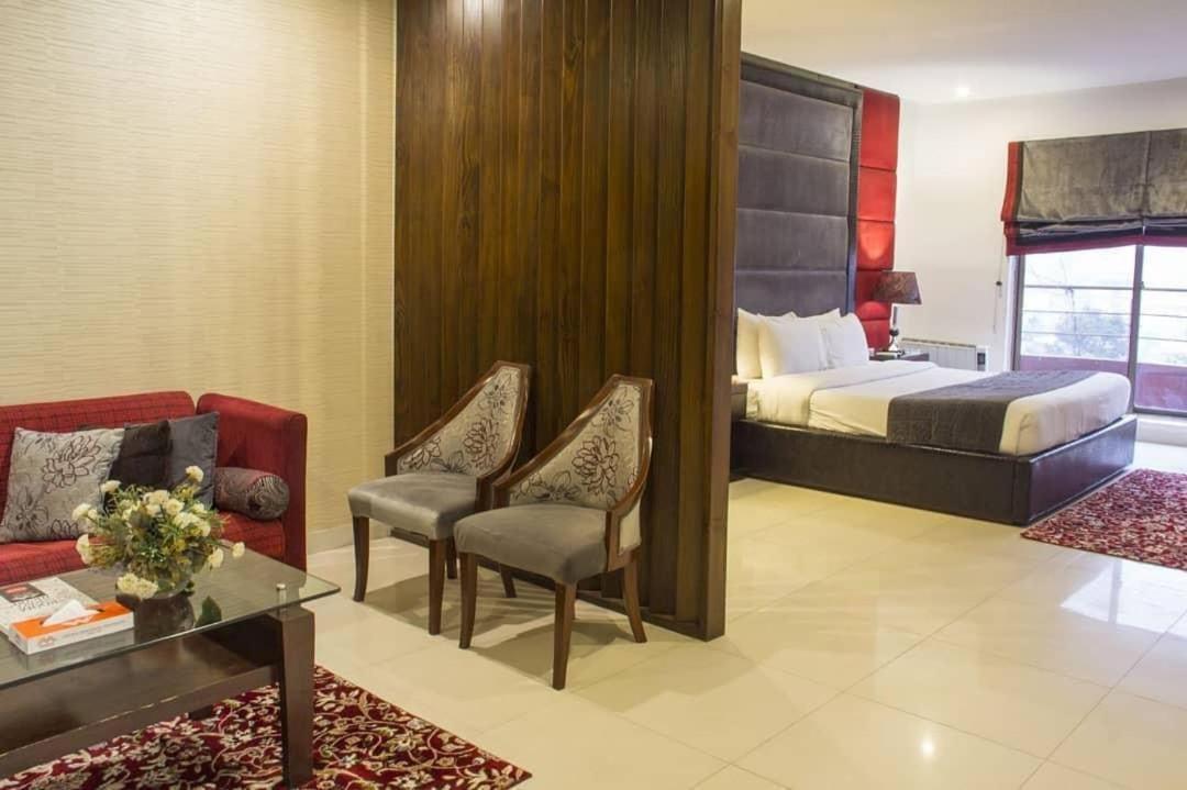 Maisonette Hotel & Apartments Lahore Exterior foto