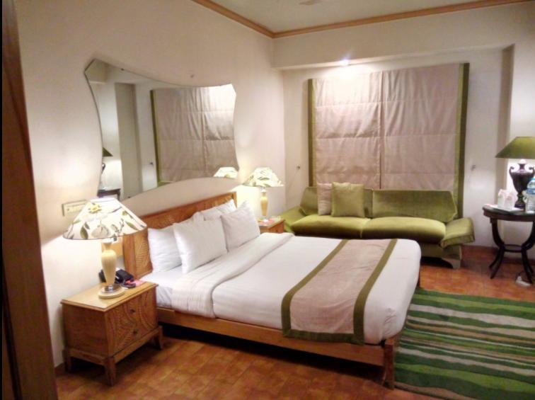 Maisonette Hotel & Apartments Lahore Exterior foto